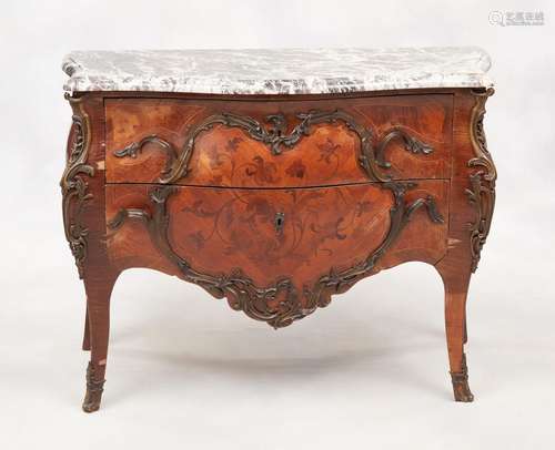 Meuble: Élégante commode en placage et marqueterie de bois p...