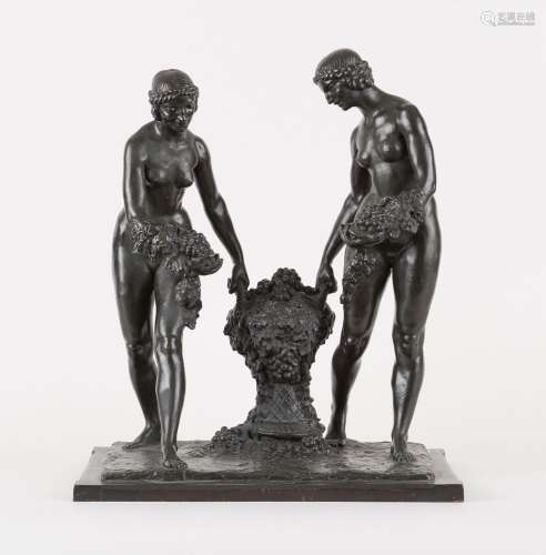 Sculpture en bronze à patine foncée: Vendangeuses.Signée: L....