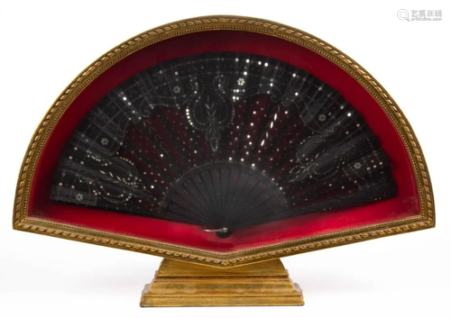 VICTORIAN / EDWARDIAN HAND FAN