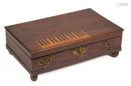 AMERICAN OR BRITISH INLAID PIANO KEY SEWING / MUSIC BOX