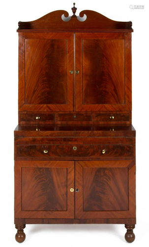 MID-ATLANTIC MAHOGANY LADY'S DESK / SECRETARY