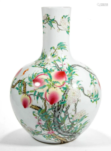 CHINESE EXPORT PORCELAIN FAMILLE ROSE LARGE VASE