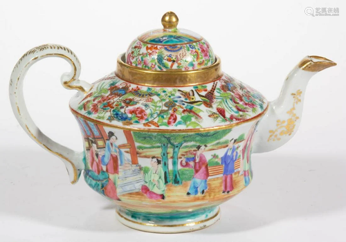 CHINESE EXPORT PORCELAIN FAMILLE ROSE / ROSE MANDARIN TEAPOT