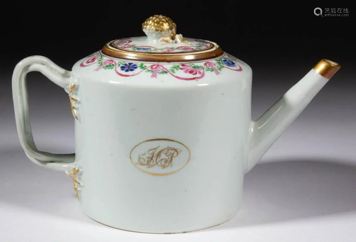 CHINESE EXPORT PORCELAIN FAMILLE ROSE TEAPOT