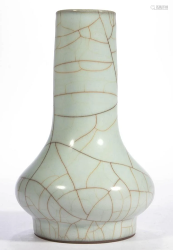 CHINESE GUAN-TYPE LONGQUAN VASE