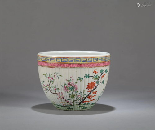 A Chinese Famille-Rose Porcelain Jar