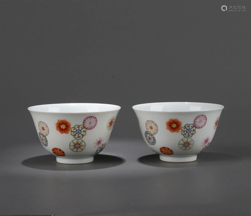 A Pair of Chinese Famille-Rose Porcelain Bowls