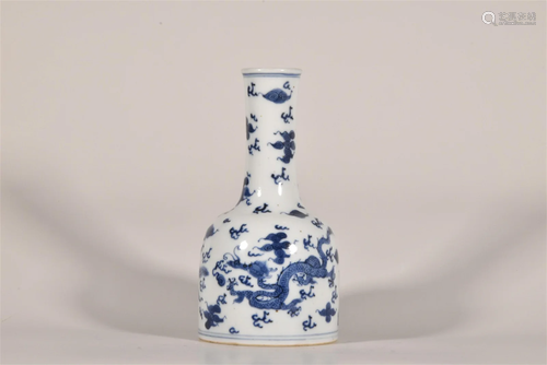 A Chinese Blue and White Porcelain Vase