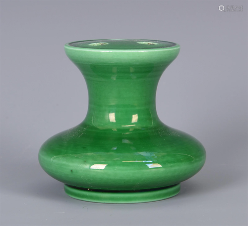 A Chinese Green Ground Glazed Porcelain Vase