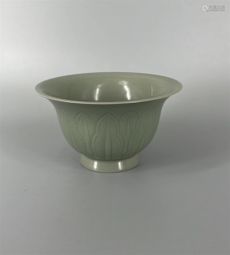 CHINESE YUE WARE CELADON GLAZED CUP