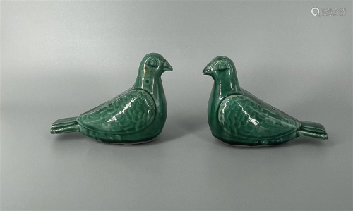 PAIR OF GREEN GLAZED PIGEON ORNAMENTS