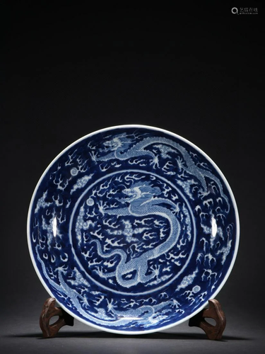 CHINESE BLUE AND WHITE PLATE