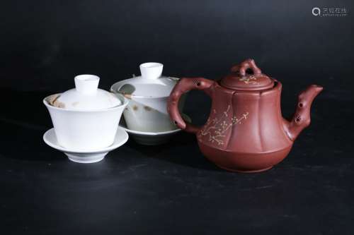紫砂茶壺連白瓷蓋盅一對
