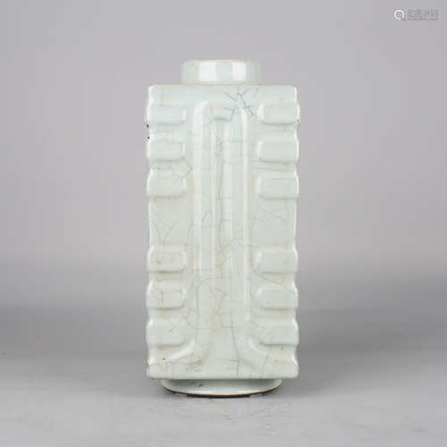 Guan Type Cong Vase