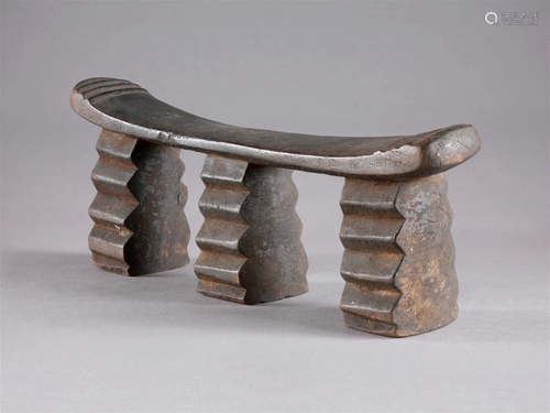 A Zulu Headrest, "izigqiki"