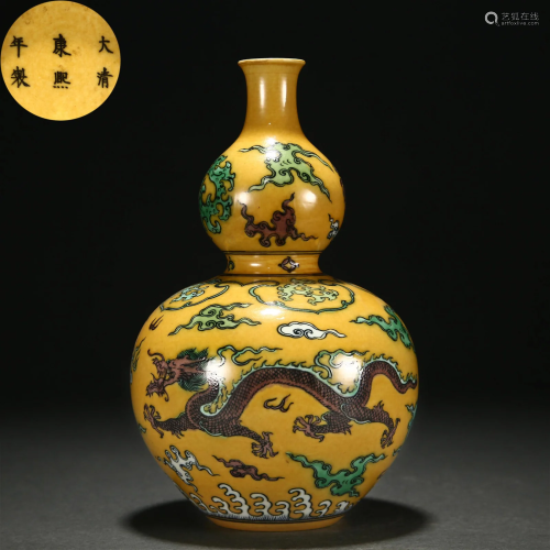 A Chinese Famille Verte Biscuit Vase Qing Dyn.
