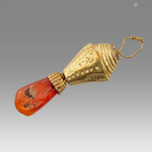 Ancient Roman Gold Pendant with Agate c.2nd-4th century AD.