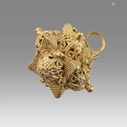 Ancient Islamic Gold Earring c.8th century AD.