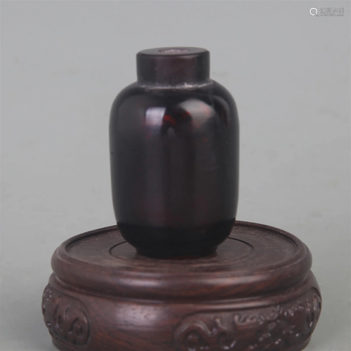 A FINE GLASS SNUFF BOTTLE