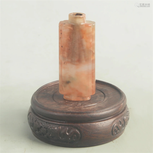 A FINE CRYSTAL MADE SNUFF BOTTLE