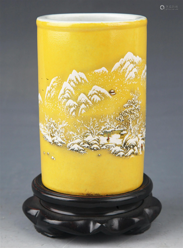 A YELLOW GLAZED LANDSCAPING PORCELAIN PEN HOLDER