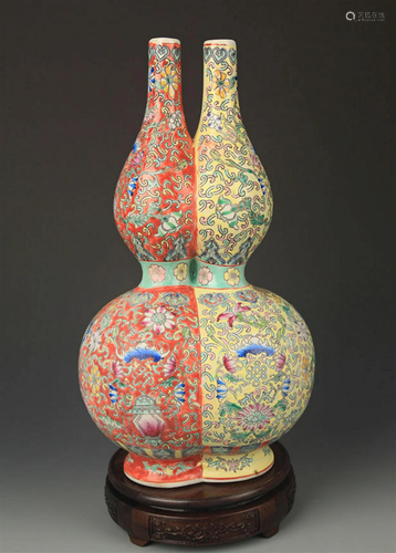 AN ENAMEL COLOR DOUBLE CALABASH VASE