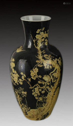 A BLACK COLOR MAGPIES PORCELAIN GUAN YIN VASE