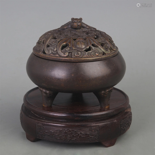 A FINE BAT PATTERN BRONZE INCENSE BURNER