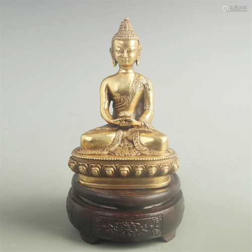 A FINE GILT BRONZE AMITAYUS BUDDHA STATUE