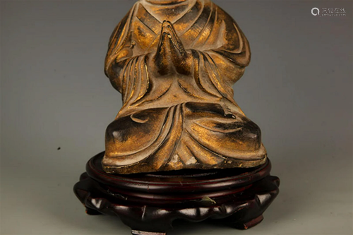 A FINELY CARVED YONG BUDDHA BRONZE FIGURE