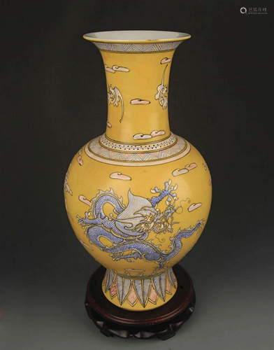 YELLOW GROUND FAMILLE ROSE DRAGON PATTERN VASE