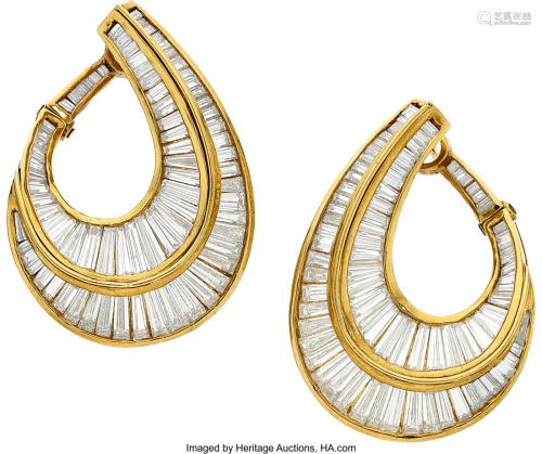 55226: Diamond, Gold Earrings Stones: Tapered baguett