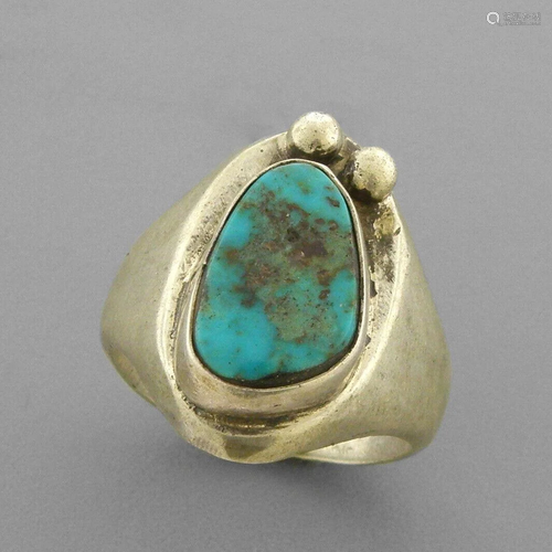 VINTAGE NAVAJO STERLING SILVER TURQUOISE RING