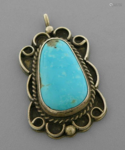 VINTAGE NAVAJO STERLING SILVER TURQUOISE PENDANT