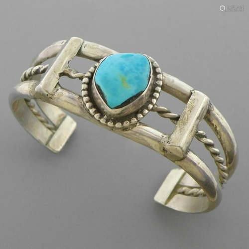 VINTAGE NAVAJO STERLING SILVER TURQUOISE CUFF BANGLE