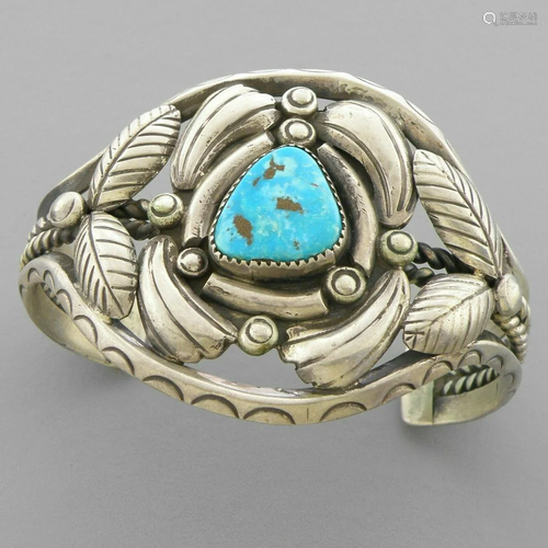 VINTAGE NAVAJO STERLING SILVER TURQUOISE CUFF BANGLE