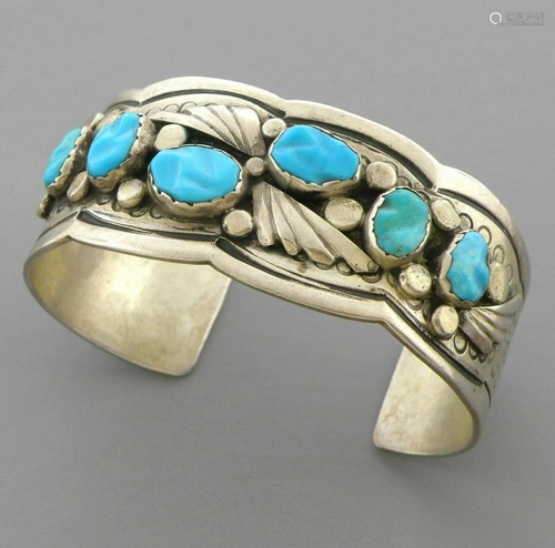 VINTAGE NAVAJO SILVER SLEEPING BEAUTY TURQUOISE CUFF