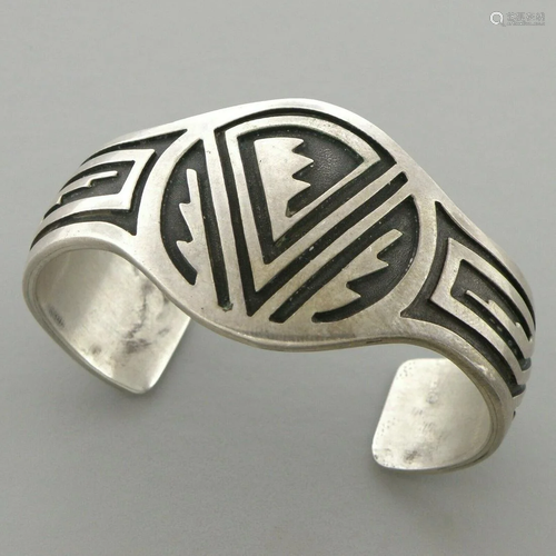 VINTAGE NAVAJO STERLING SILVER OVERLAY CUFF BANGLE