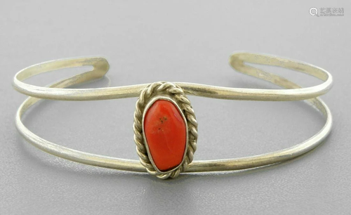 VINTAGE BEAUTIFUL NAVAJO STERLING SILVER CORAL CUFF