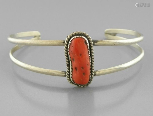 VINTAGE BEAUTIFUL NAVAJO STERLING SILVER CORAL CUFF