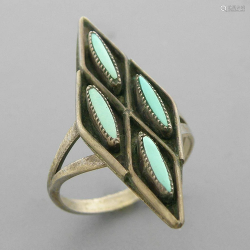 VINTAGE ZUNI PETIT POINT STERLING SILVER TURQUOISE RING