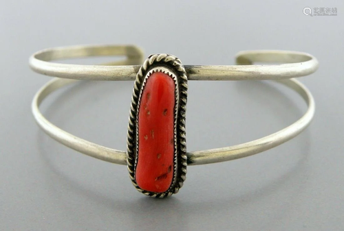 VINTAGE BEAUTIFUL NAVAJO STERLING SILVER CORAL CUFF