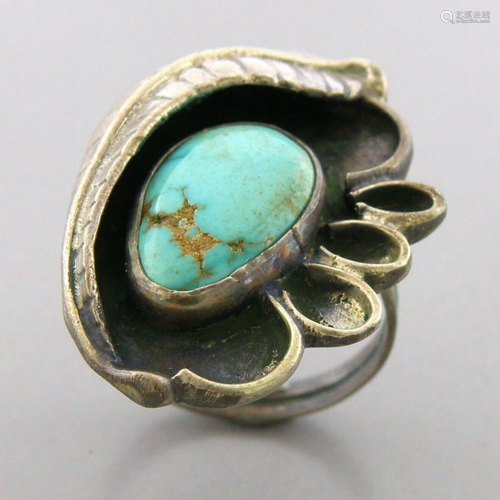 VINTAGE BEAUTIFUL NAVAJO STERLING SILVER TURQUOISE RING