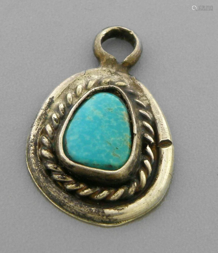 VINTAGE NAVAJO STERLING SILVER TURQUOISE PENDANT