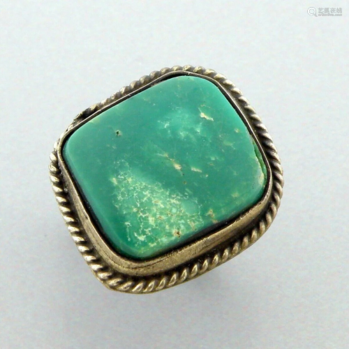 VINTAGE BEAUTIFUL NAVAJO STERLING SILVER TURQUOISE RING