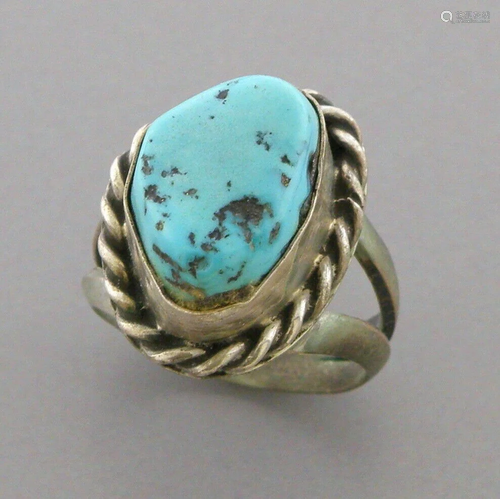 VINTAGE BEAUTIFUL NAVAJO STERLING SILVER BLUE TURQUOISE RING