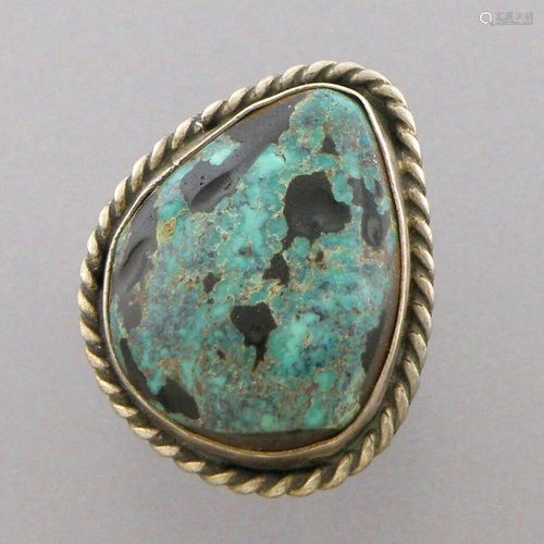 VINTAGE BEAUTIFUL NAVAJO STERLING SILVER TURQUOISE RING