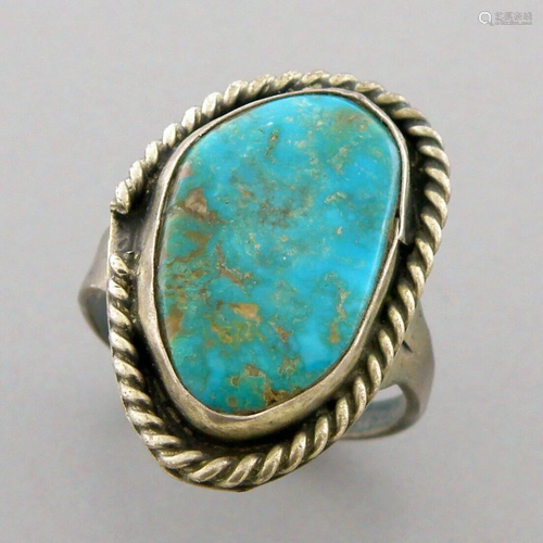 VINTAGE BEAUTIFUL NAVAJO STERLING SILVER TURQUOISE RING