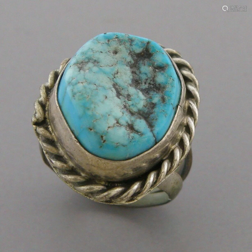 VINTAGE BEAUTIFUL NAVAJO STERLING SILVER TURQUOISE RING