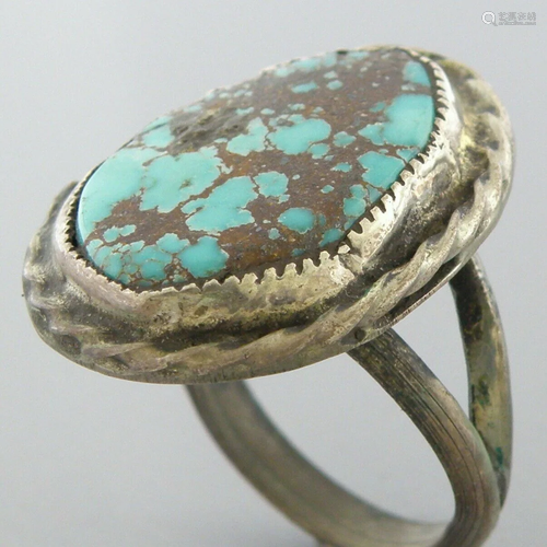 VINTAGE BEAUTIFUL NAVAJO STERLING SILVER TURQUOISE RING